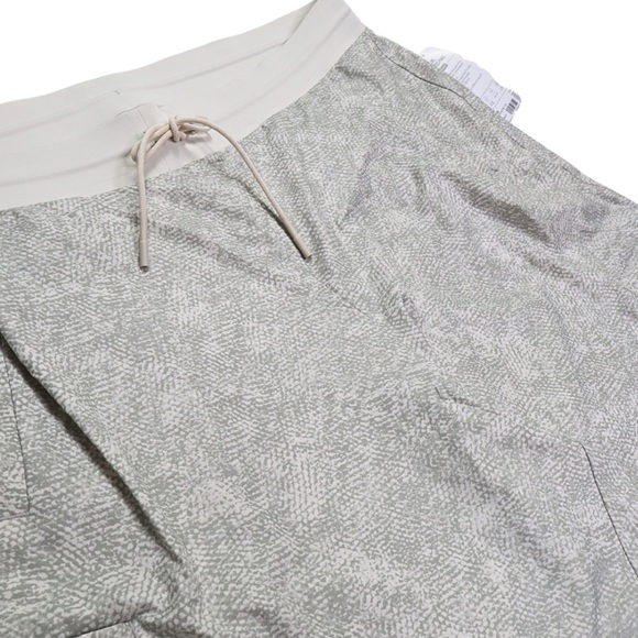 ATHLETA Venture Printed Pants Women’s Sz 20 Joggers Viper Gray Cream SActivewear - Picture 2 of 12